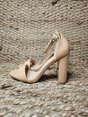 New Heart In D Biege Womens 5.5 Block Heel Ankle Strap Evening Sandals Shoes